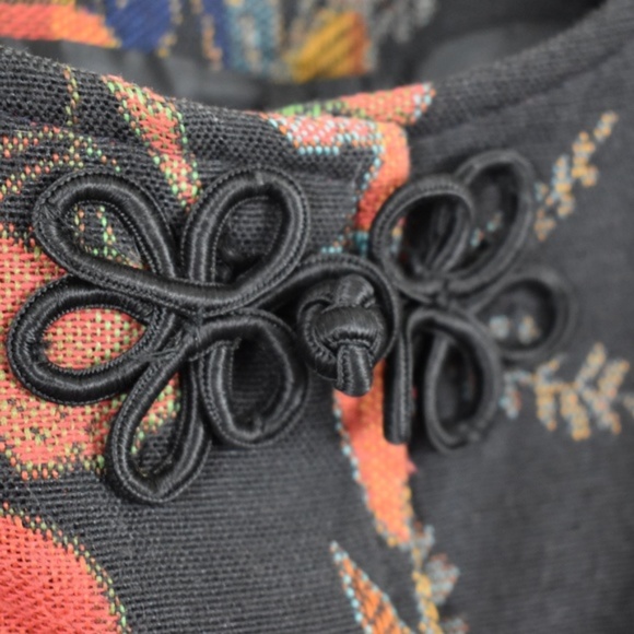 DONCASTER | Vintage Cropped Abstract Blazer - Picture 3 of 7